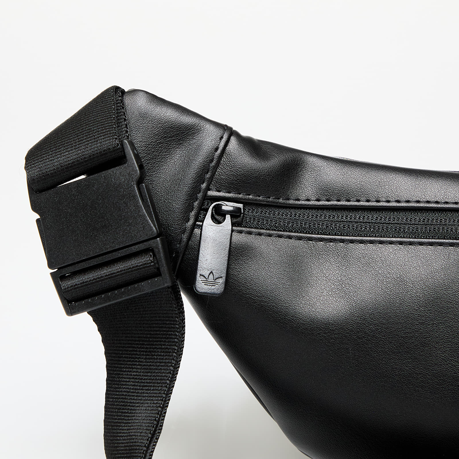 Ledvinky adidas x Pabllo Vittar Pride Waistbag Black