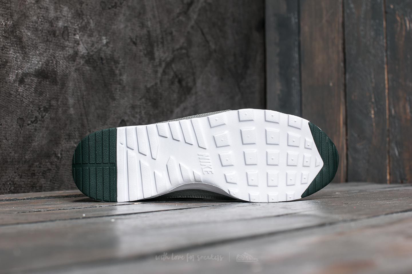 Zapatillas mujer Nike W Air Max Thea Outdoor Green/ Metallic Pewter