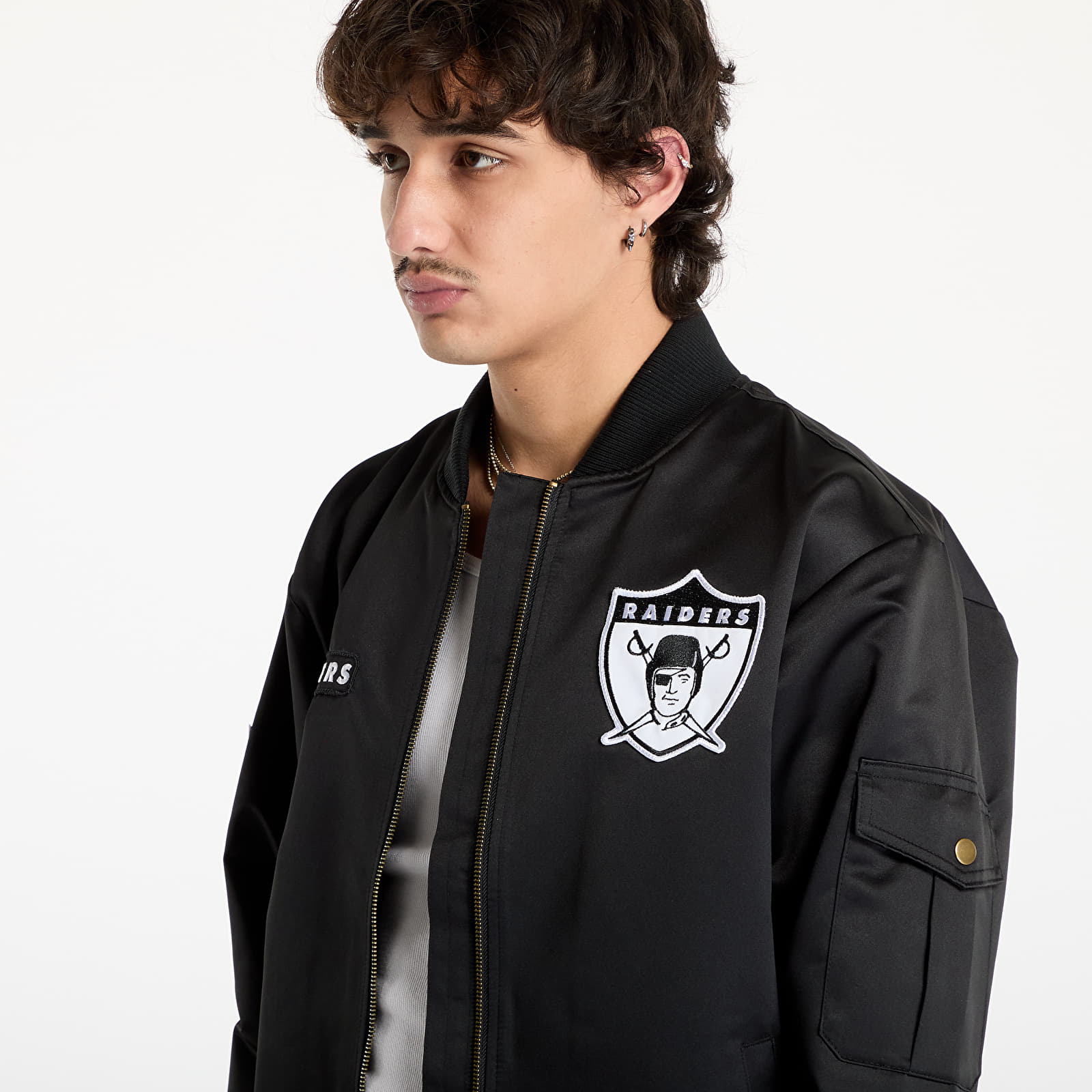 Bundy Mitchell & Ness NFL Team Leader Satin Vintage Logo Raiders Bomber Black