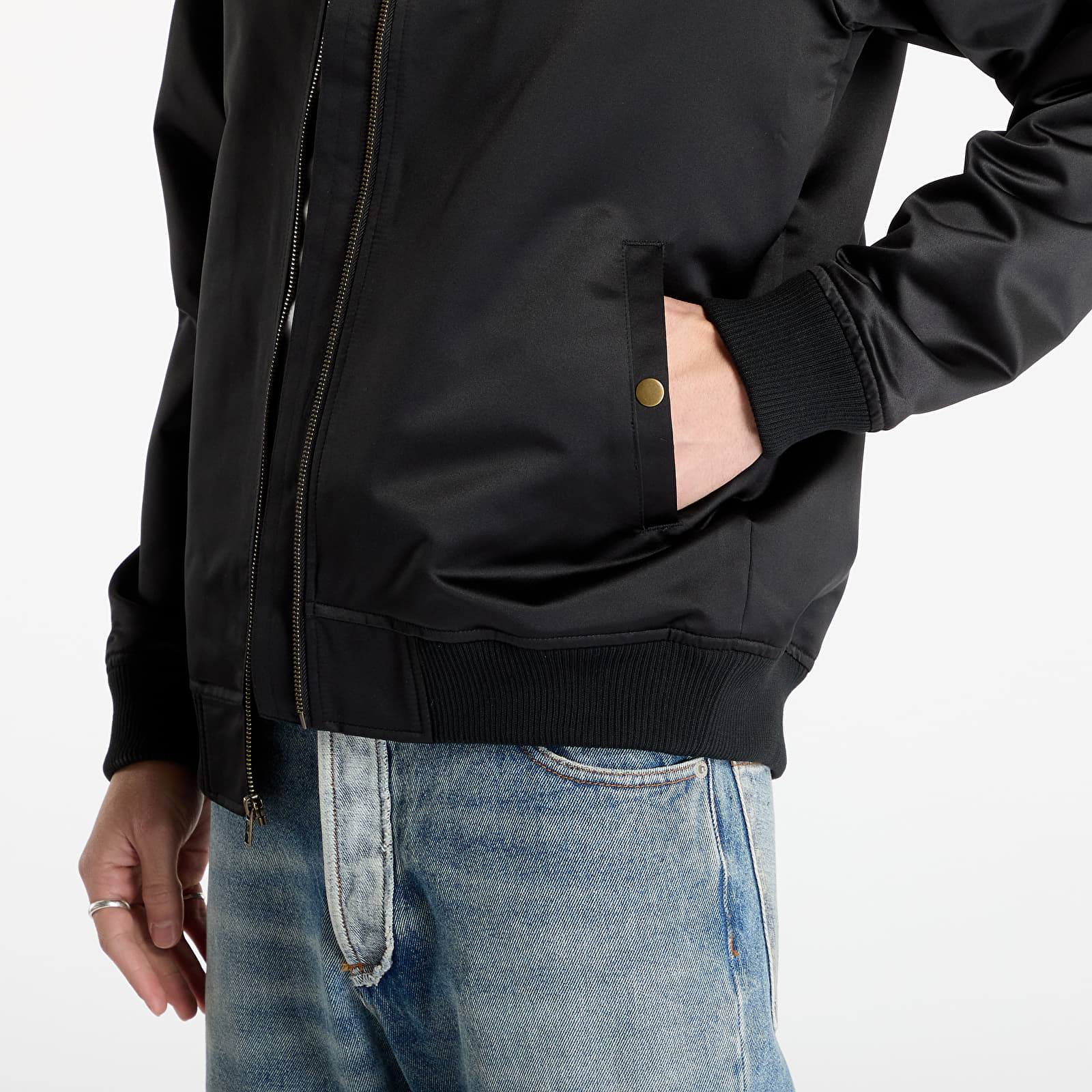 Bundy Mitchell & Ness NFL Team Leader Satin Vintage Logo Raiders Bomber Black