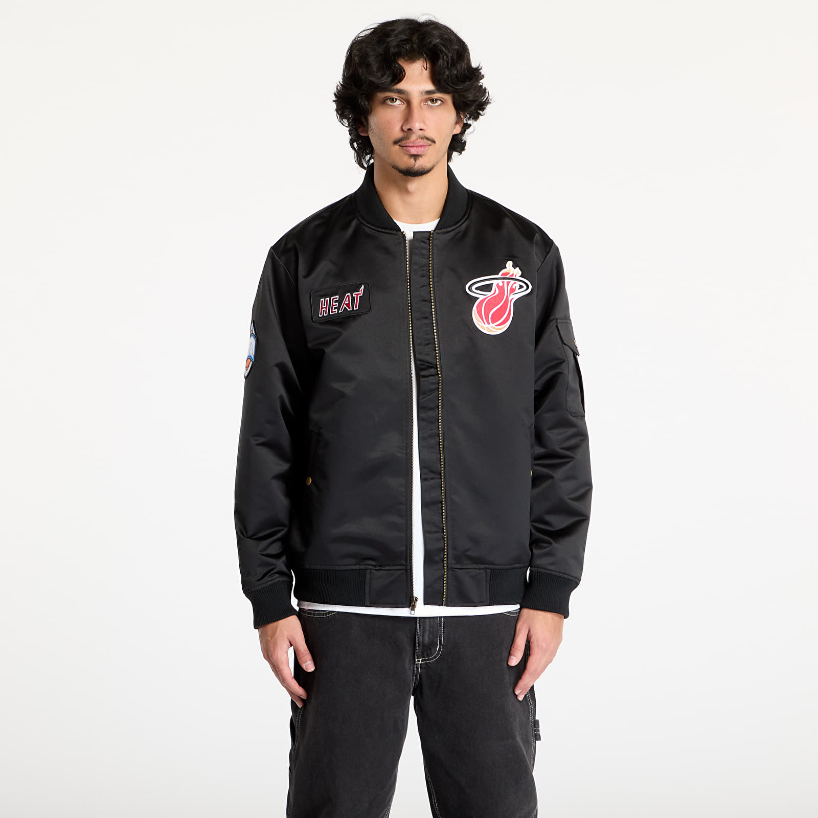 Bundy Mitchell & Ness NBA Team Leader Satin Vintage Logo Heat Bomber Black