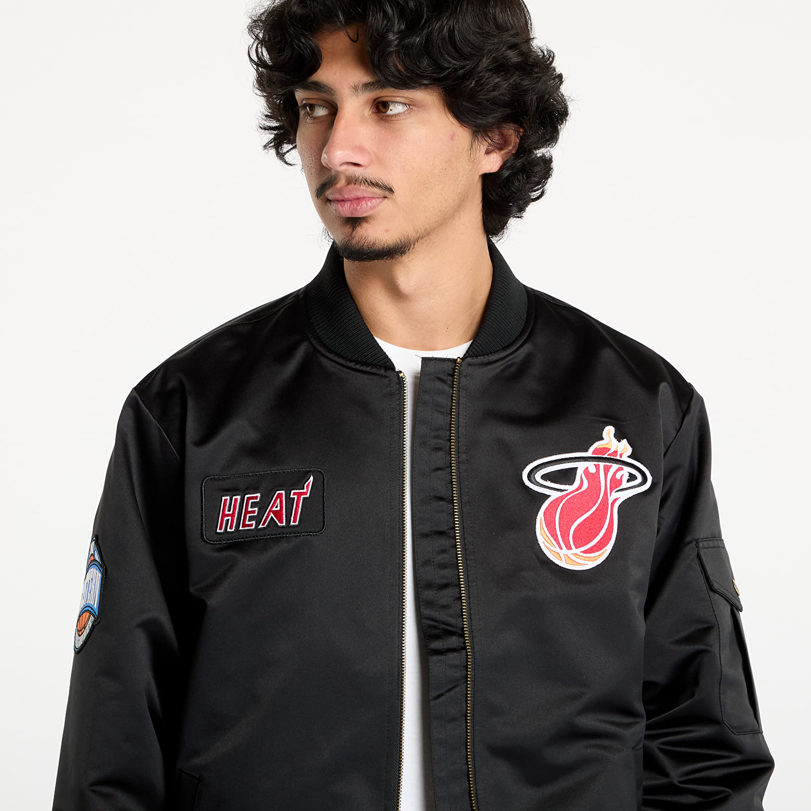 Bundy Mitchell & Ness NBA Team Leader Satin Vintage Logo Heat Bomber Black