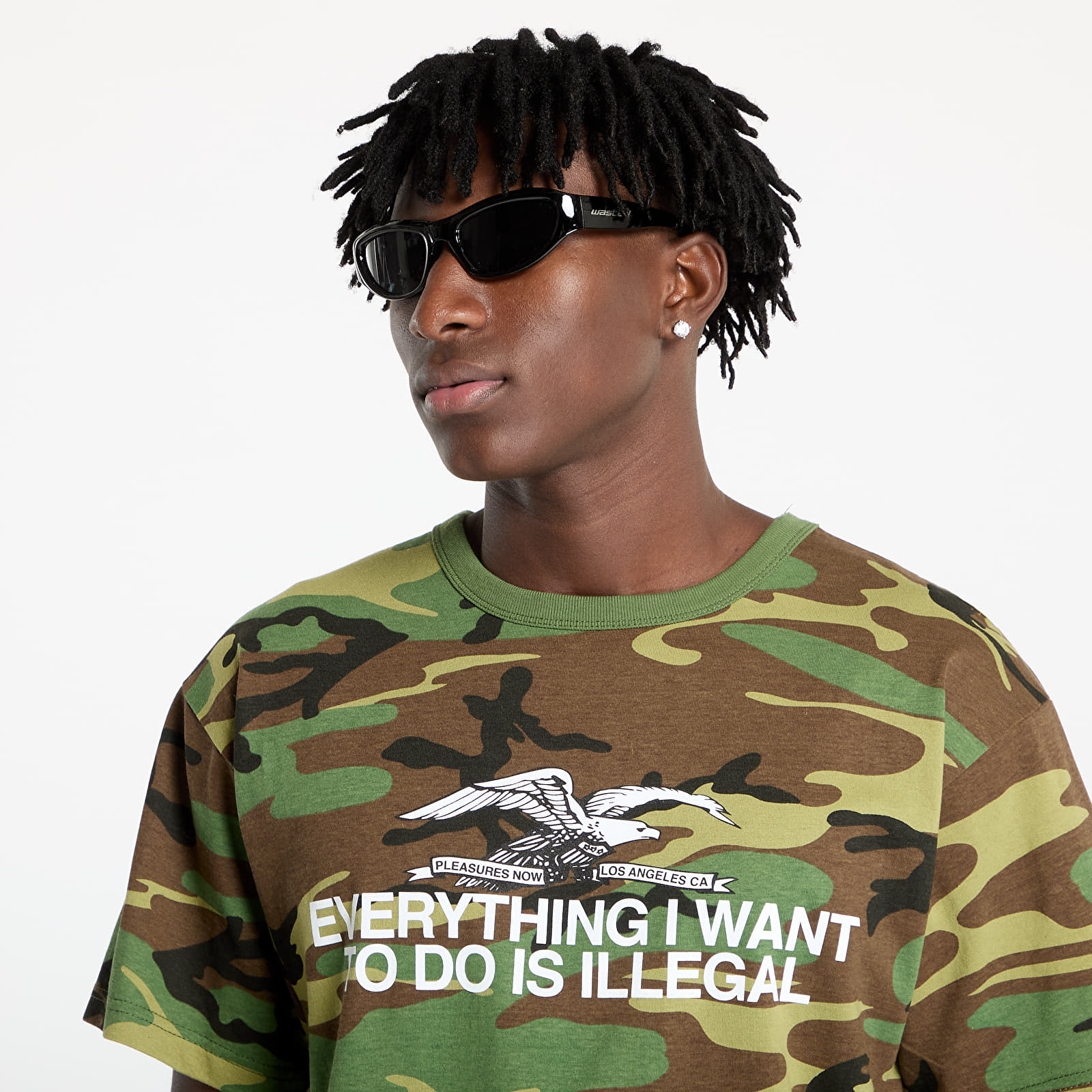 T-shirts för män PLEASURES Illegal T-Shirt Woodland
