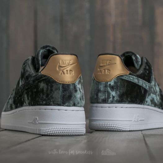 Nike Wmns Air Force 1 07 Premium