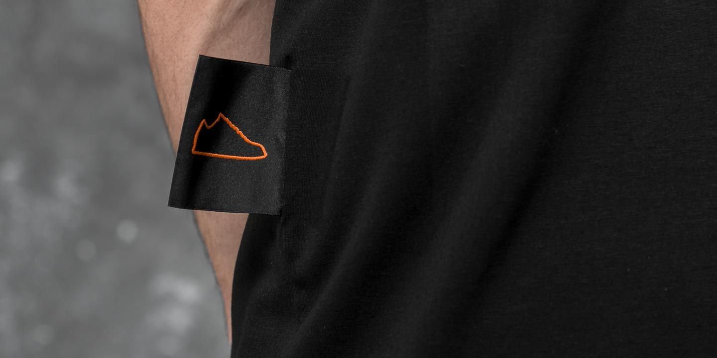 T-skjorter Footshop POINT OF VIEW Tee Black/ Orange