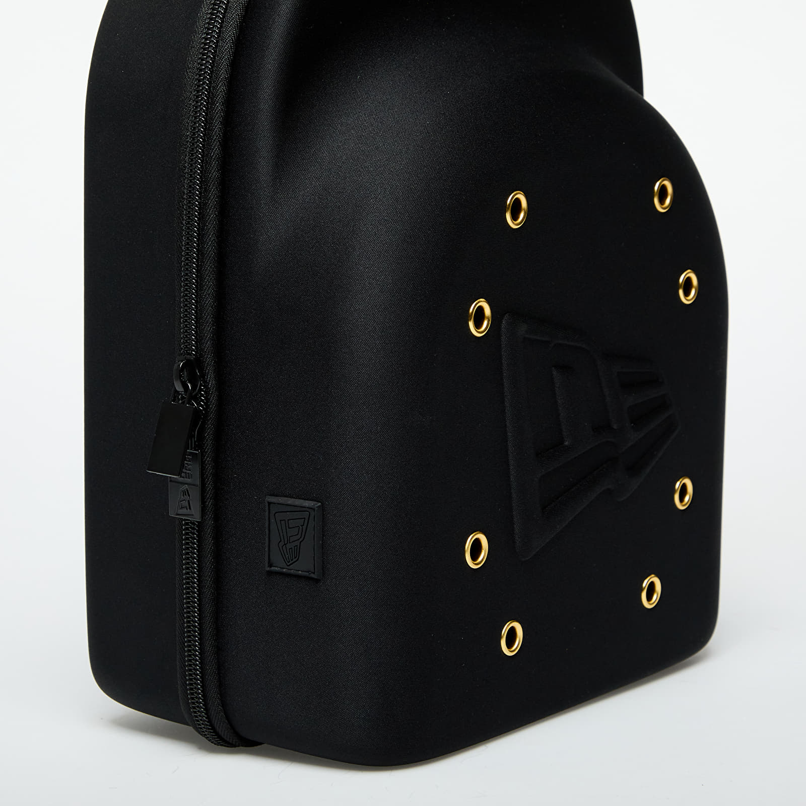 Други аксесоари New Era 6-Pack Cap Carrier Black/ Old Gold