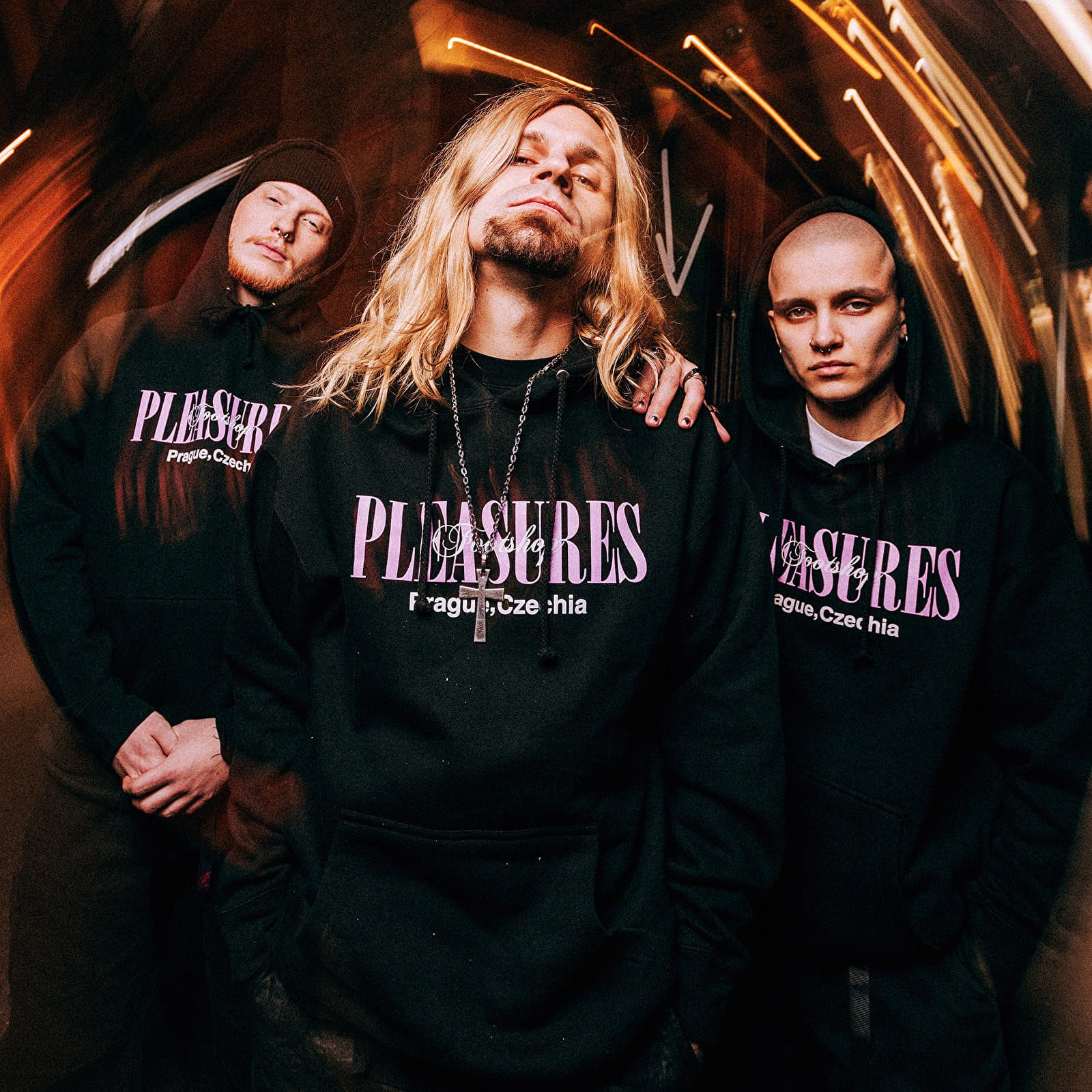 Sweatjacken und Sweatshirts PLEASURES x FTSHP Angel Hoodie UNISEX Black