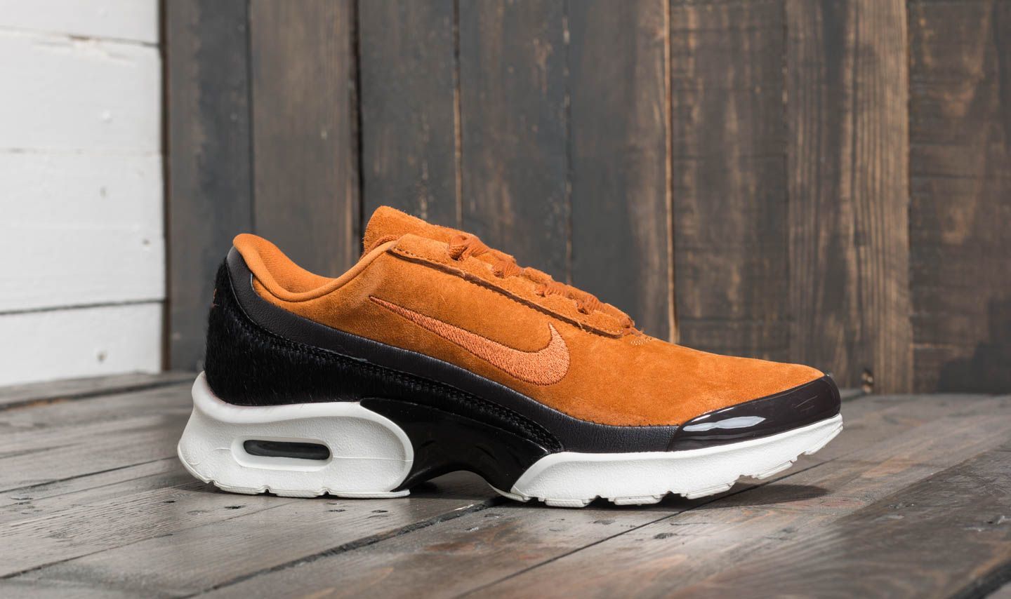 Chaussures et baskets femme Nike W Air Max Jewell LX Cider Cider Sail Black Footshop