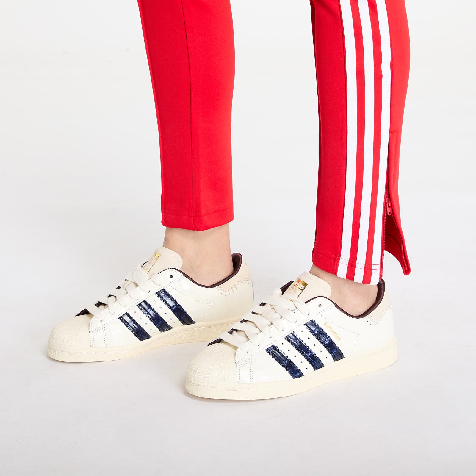 Női melegítőnadrágok adidas Adicolor SST Track Tracksuit Pant Better Scarlet