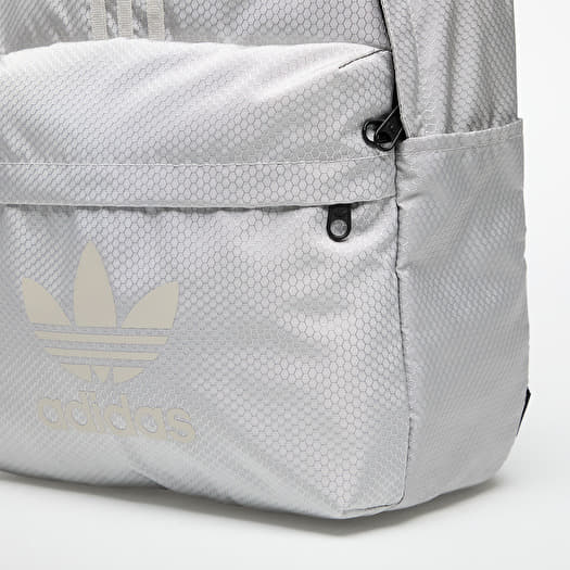 Mochilas adidas plata outlet