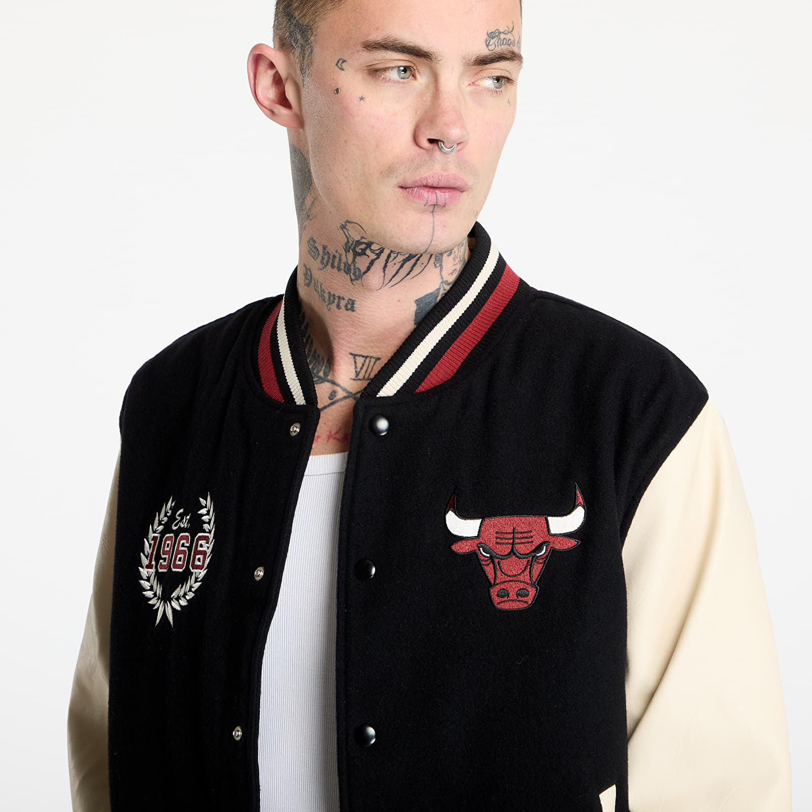 Bomber Jackets New Era Chicago Bulls NBA Lifestyle Varsity Jacket UNISEX Black