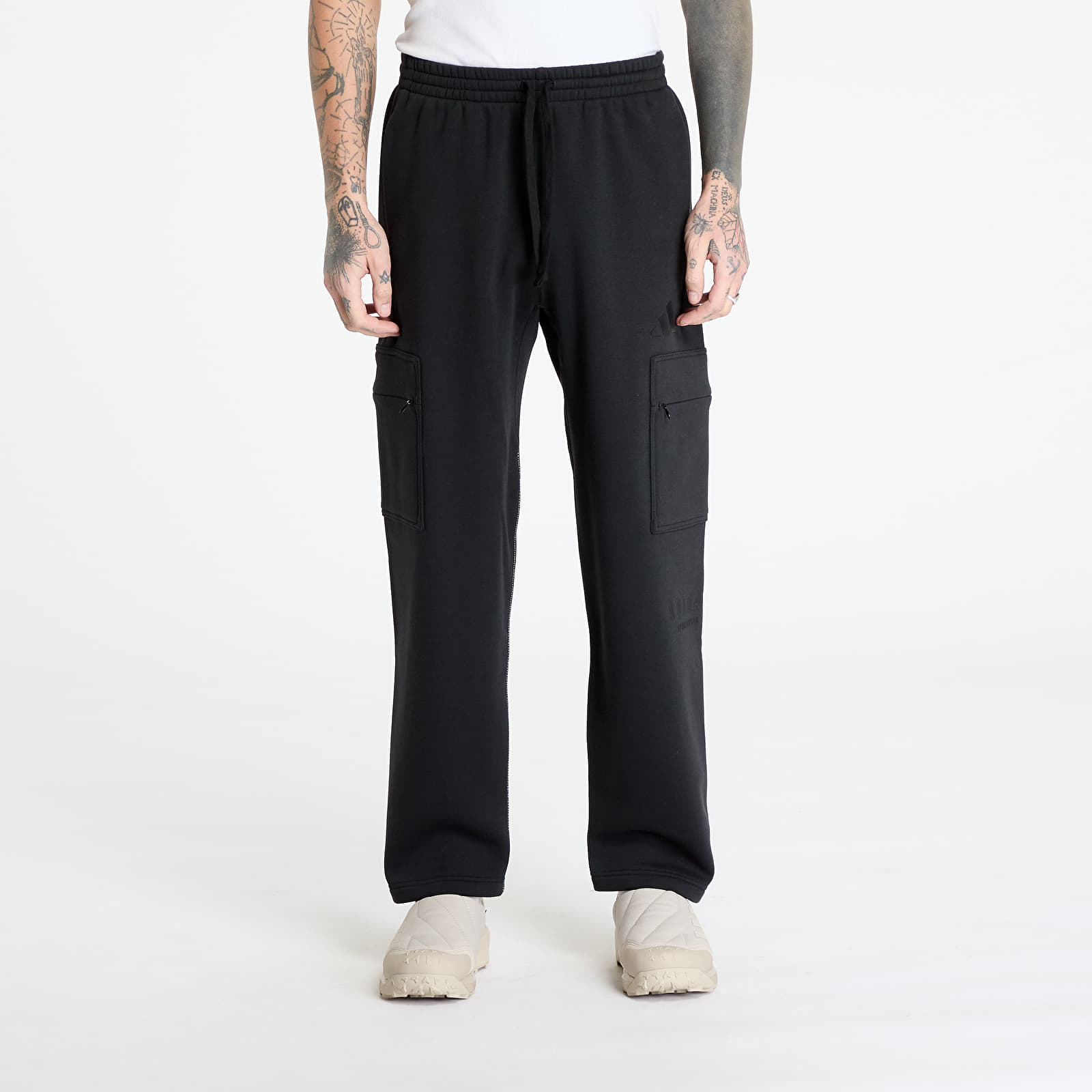 Joggingbyxor adidas All Szn Graphic Loose Cargo Pants Black