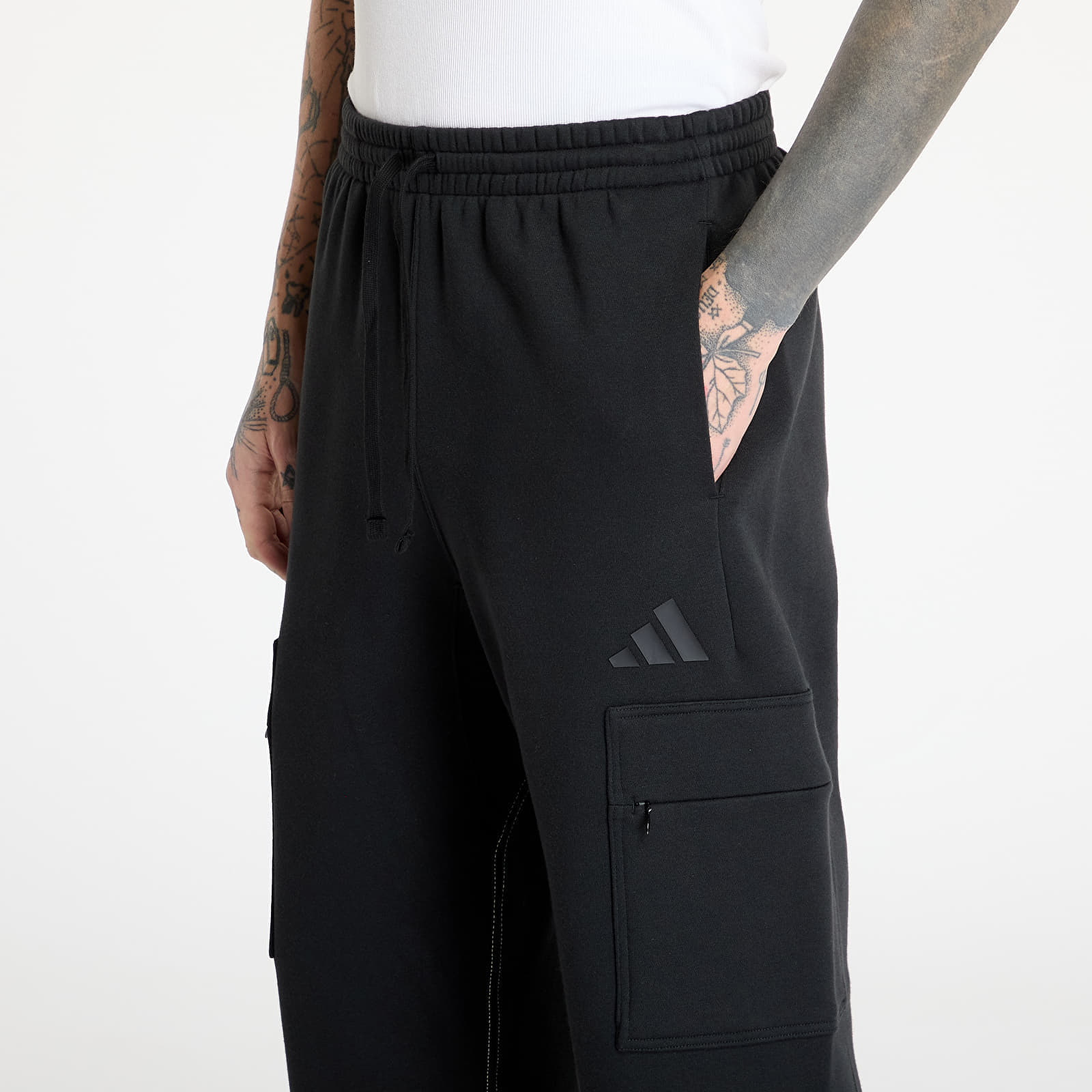 Pantaloni adidas All Szn Graphic Loose Cargo Pants Black - 1 | YEO