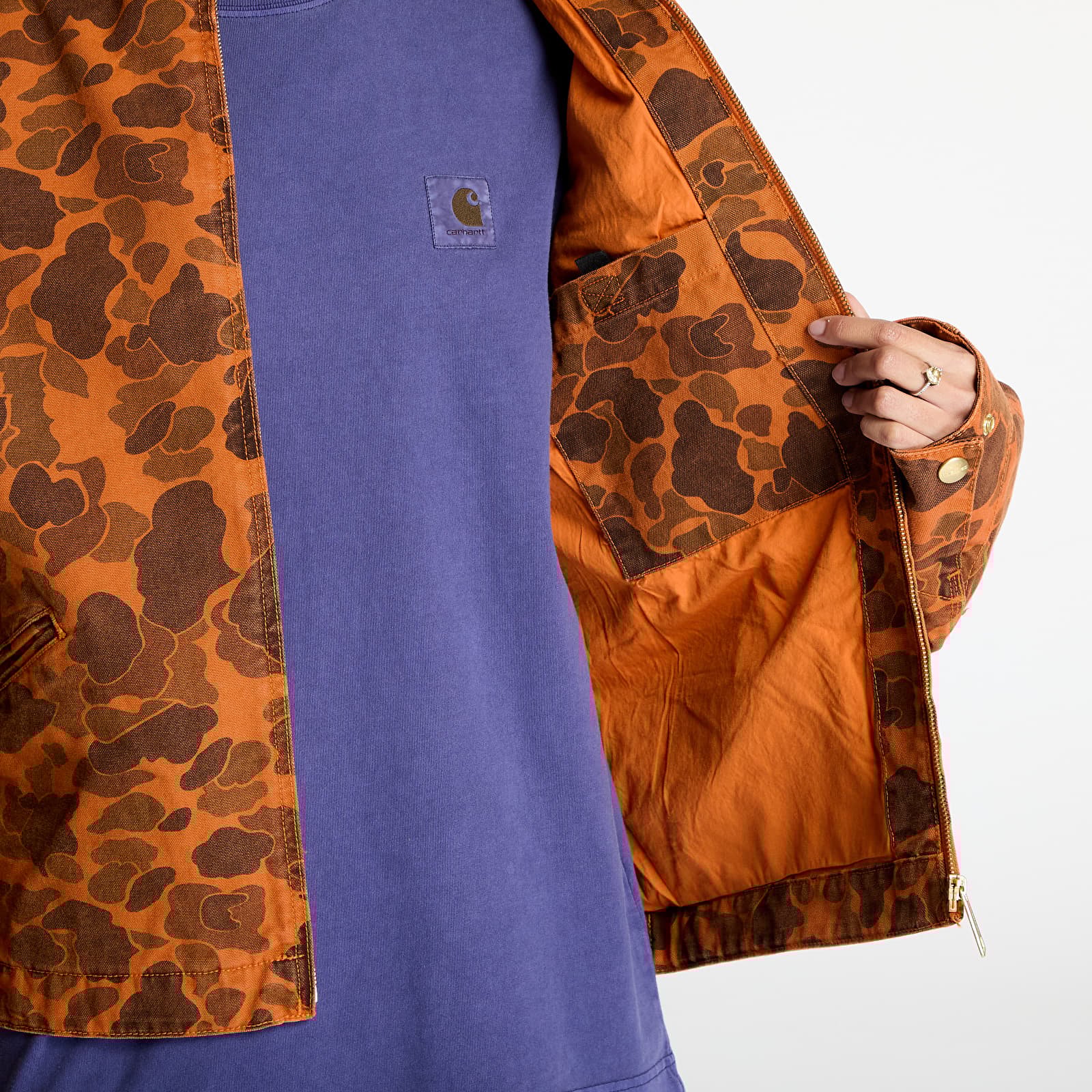 Vīriešu jakas Carhartt WIP Duck Detroit Jacket UNISEX Camo Duck/ Green/ Turmeric Garment Dyed