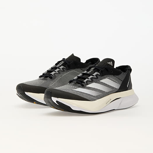 Chaussure adidas shark outlet