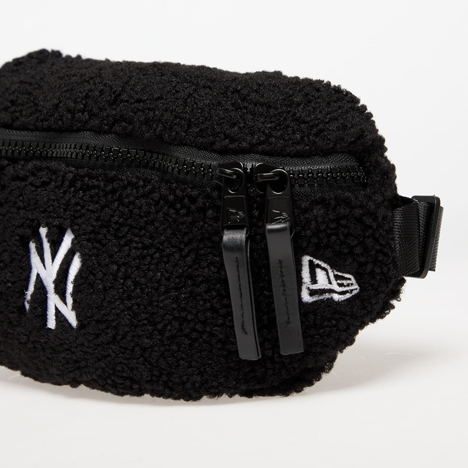 Övtáskák New Era New York Yankees MLB Borg Mini Waist Bag Black/ White