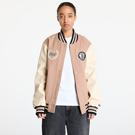 New Era Brooklyn Nets NBA Lifestyle Beige Varsity Jacket UNISEX Beige