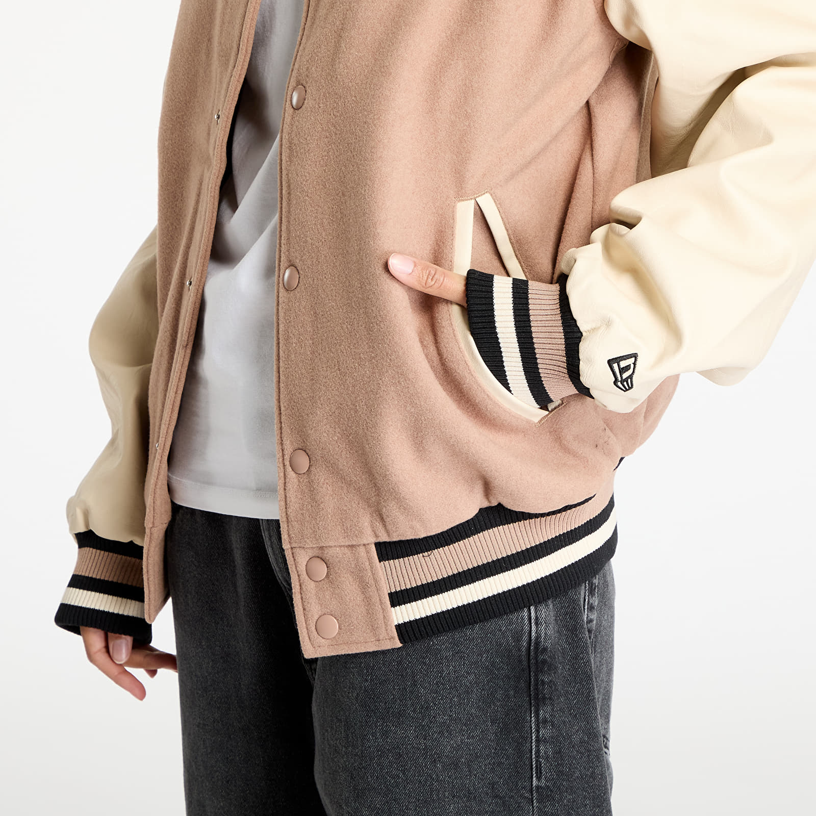 Bombery New Era Brooklyn Nets NBA Lifestyle Beige Varsity Jacket UNISEX Beige