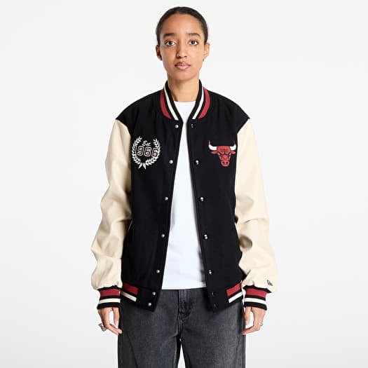 Бомбер New Era Chicago Bulls NBA Lifestyle Varsity Jacket UNISEX Black