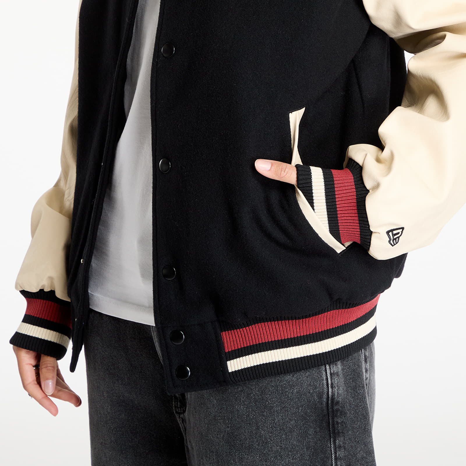 Bomber Jackets New Era Chicago Bulls NBA Lifestyle Varsity Jacket UNISEX Black