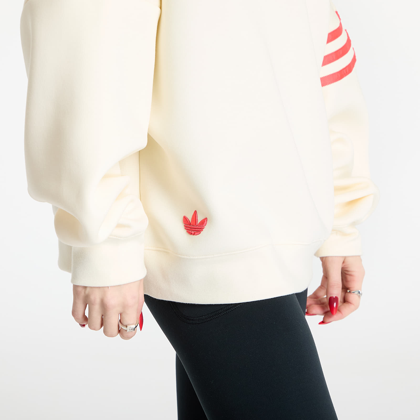 Sweatjacken und Sweatshirts adidas Neuclassics Oversized Mock Neck Sweatshirt Cream White/ Real Coral