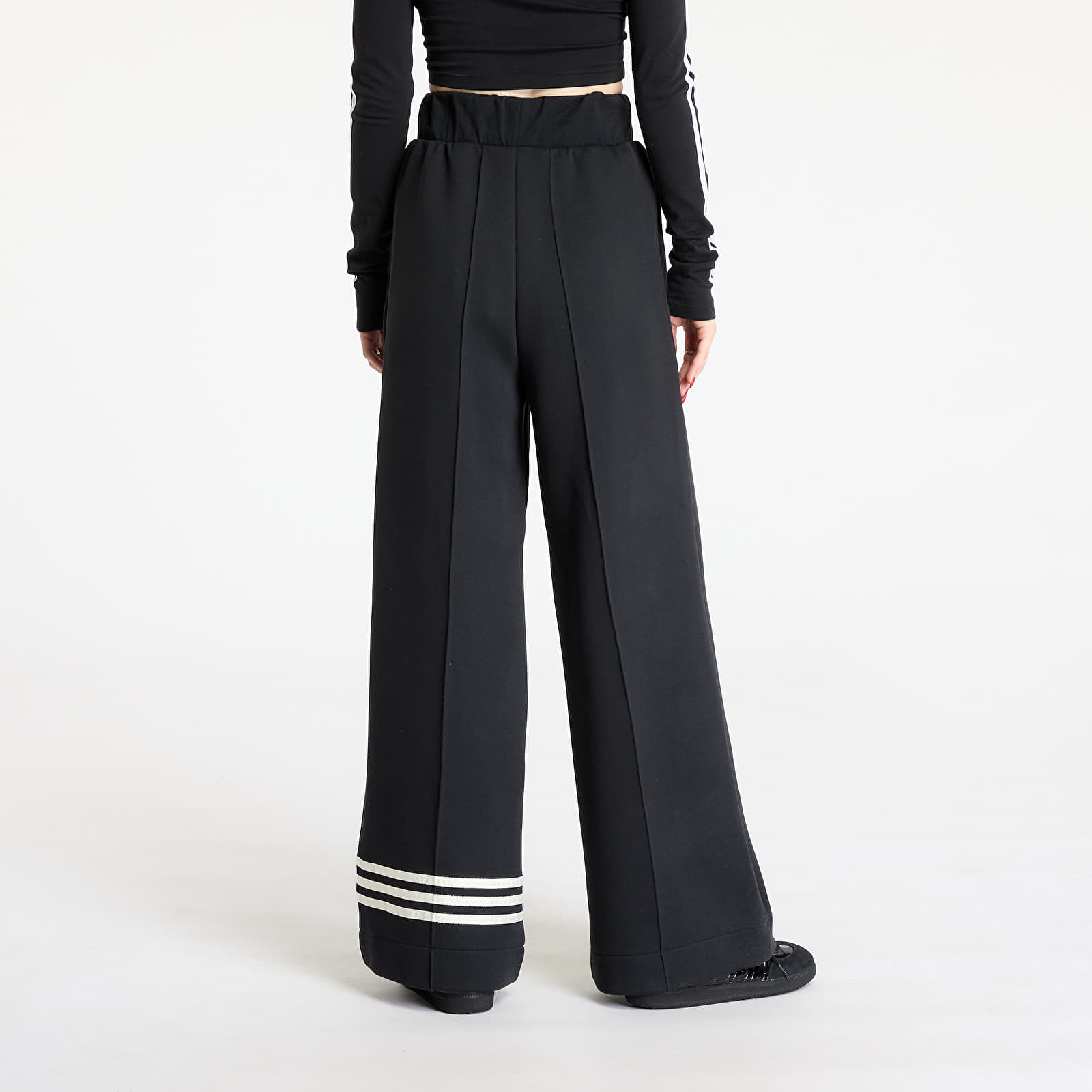 Spodnie dresowe adidas Adicolor Neuclassics Trackpant Black/ Cream White