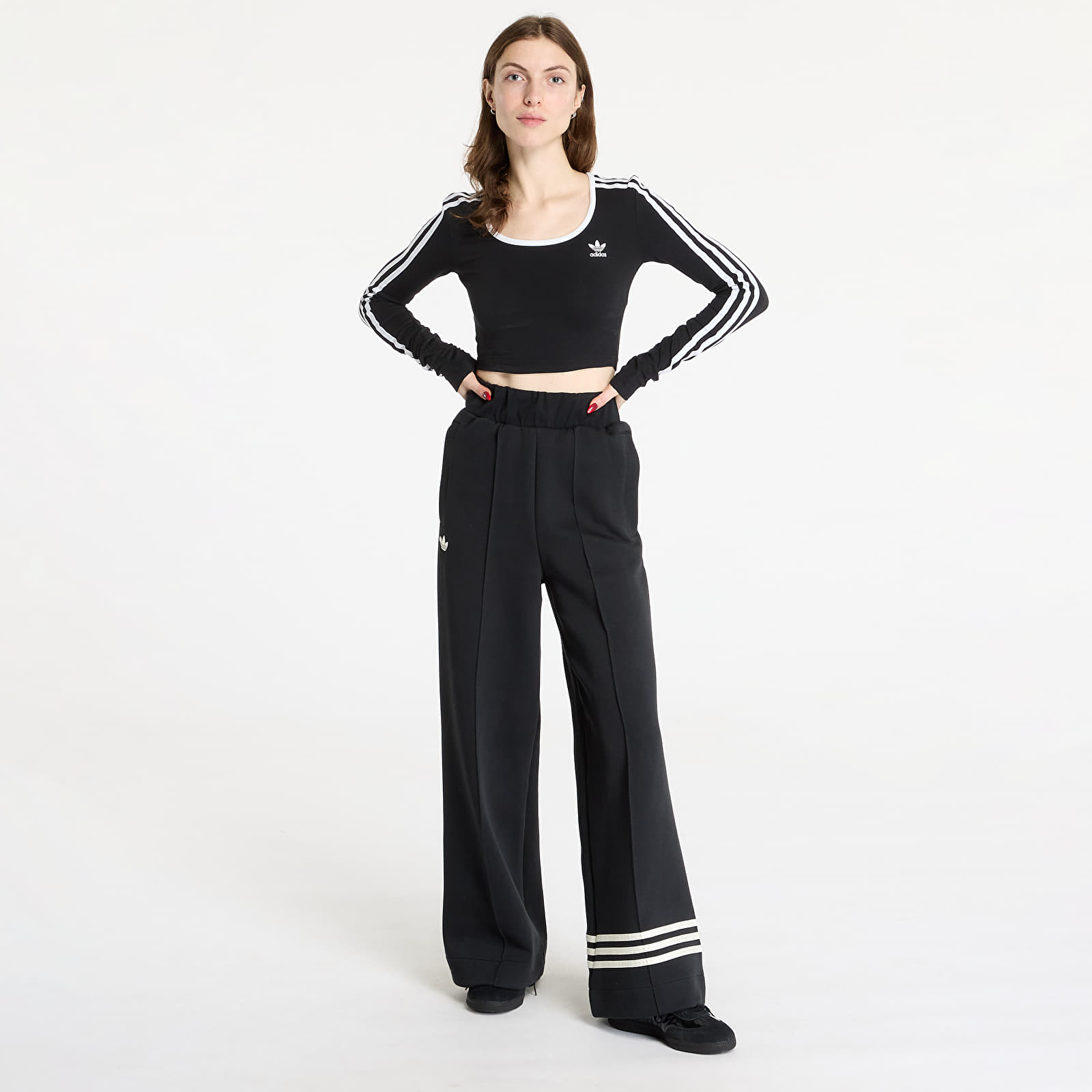 Spodnie dresowe adidas Adicolor Neuclassics Trackpant Black/ Cream White