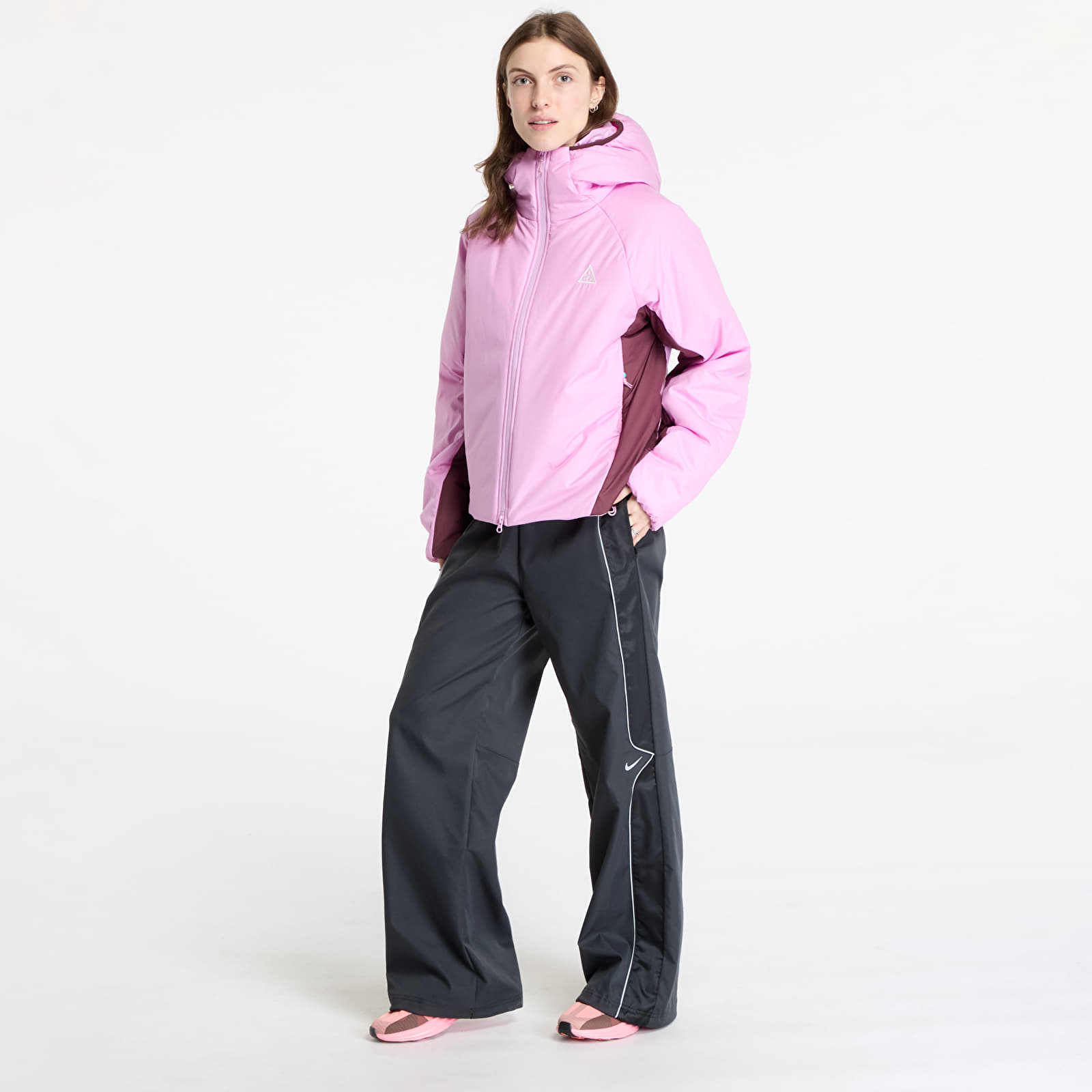 Női kabátok Nike ACG "Rope de Dope" Women's Therma-FIT ADV Jacket Beyond Pink/ Burgundy Crush/ Summit White