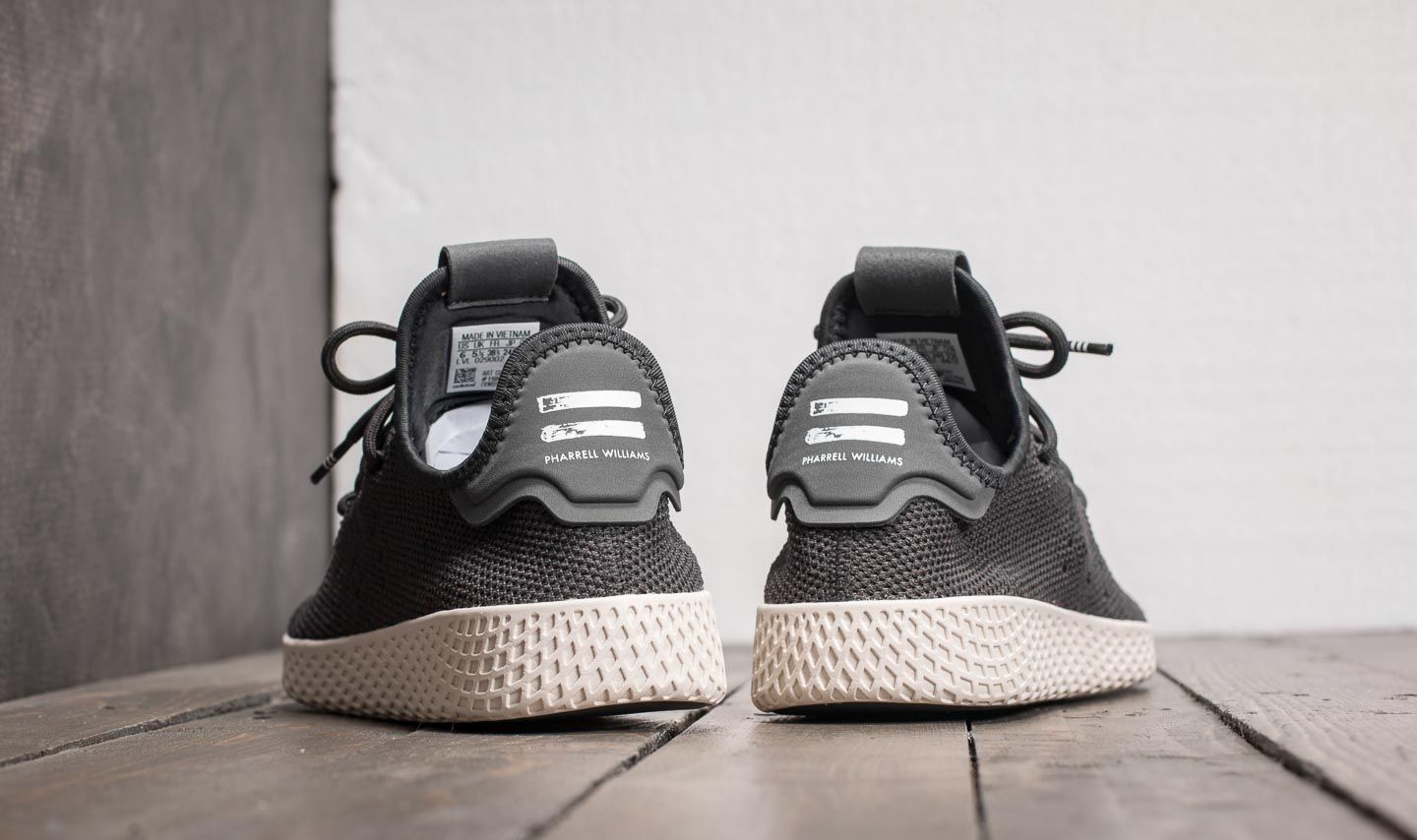 Adidas pharrell williams carbon on sale