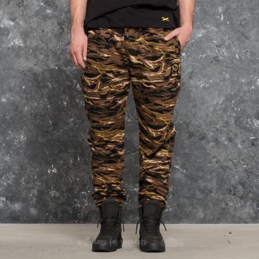 Puma camouflage pants shop