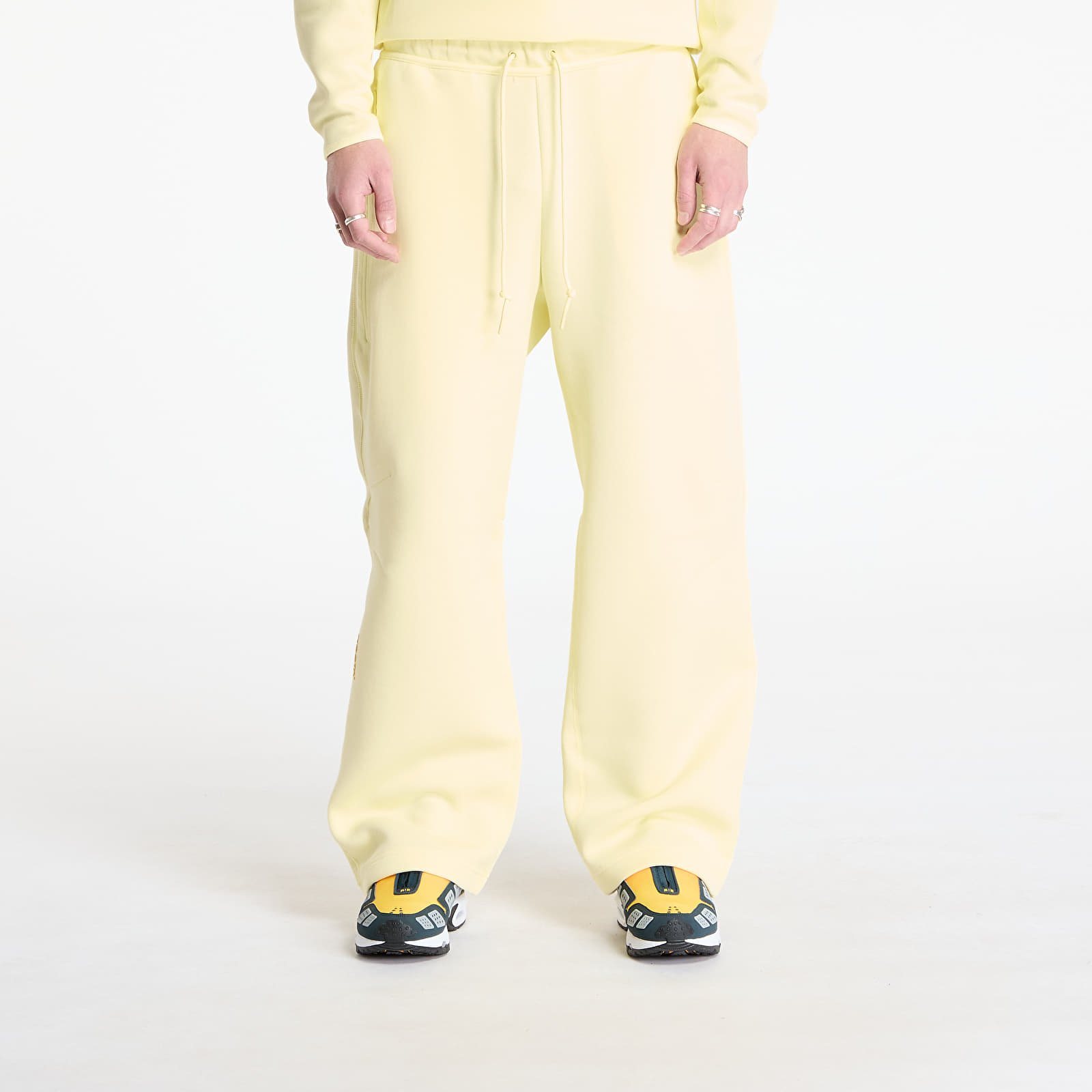 Férfi melegítőnadrágok Nike x NOCTA Tech Fleece Men's Open-Hem Sweatpants Citron Tint/ Vivid Sulfur
