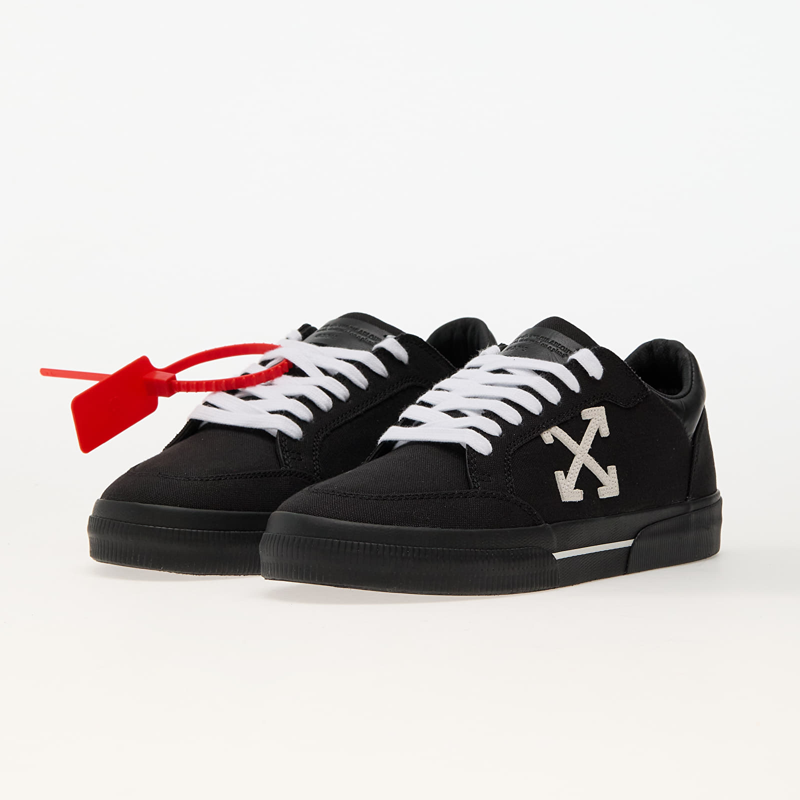 Herren Sneaker und Schuhe Off-White New Low Vulcanized Canvas Black/ White