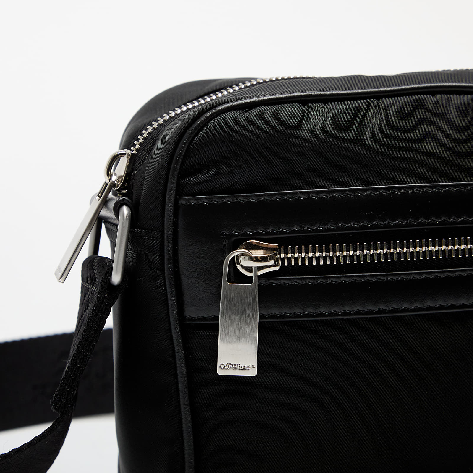 Taschen  Off-White Core Camera Nylon Bag Black