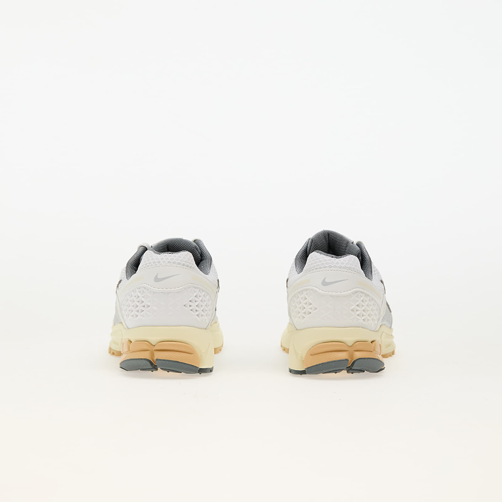 Női cipők Nike W Zoom Vomero 5 Summit White/ Summit White-Pure Platinum