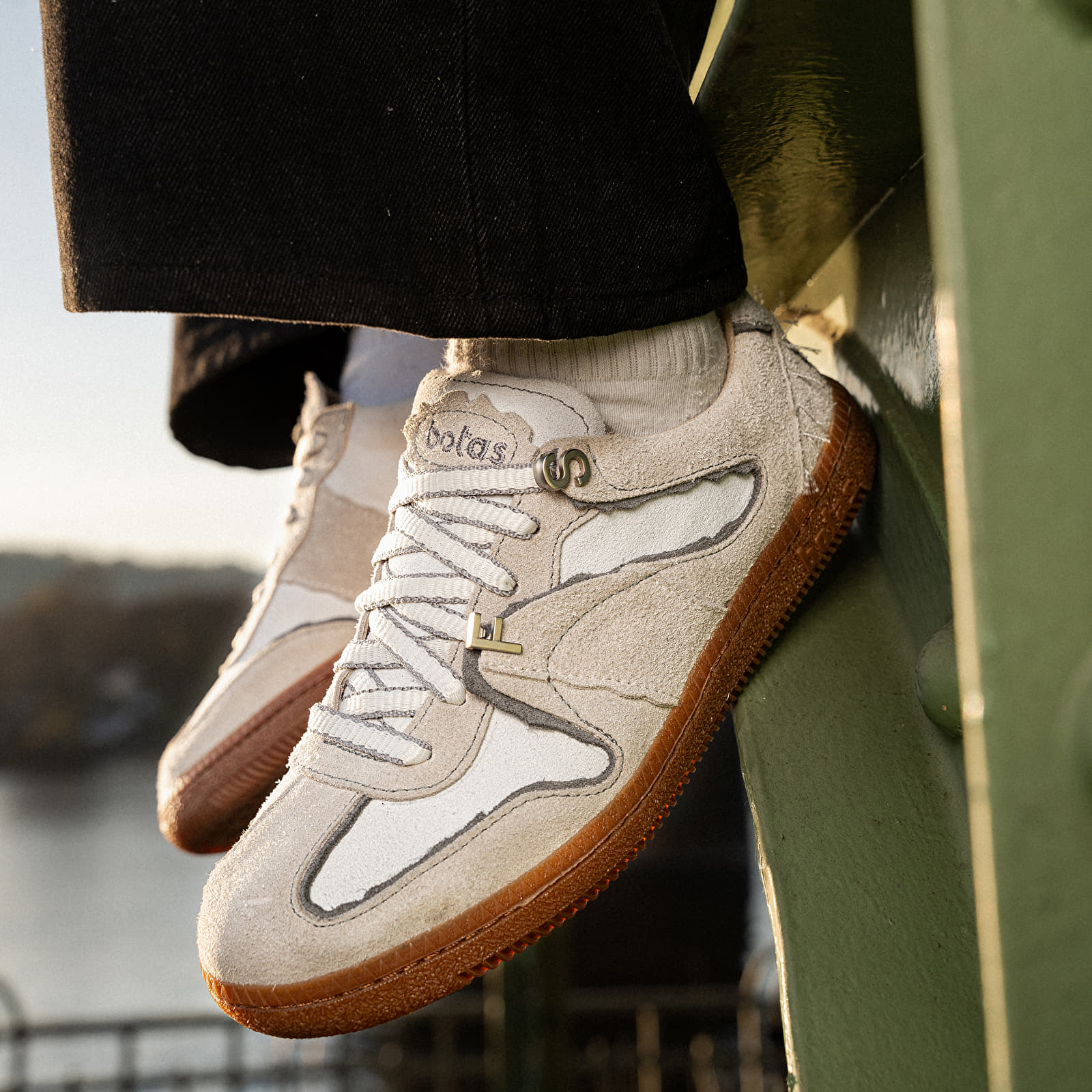 Men's shoes FTSHP x Botas Wave Off White & White