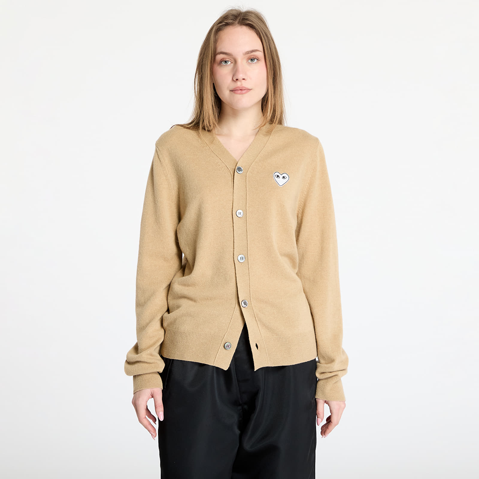 Swetry Comme des Garçons PLAY White Emblem V-Neck Cardigan Knit UNISEX Light Camel