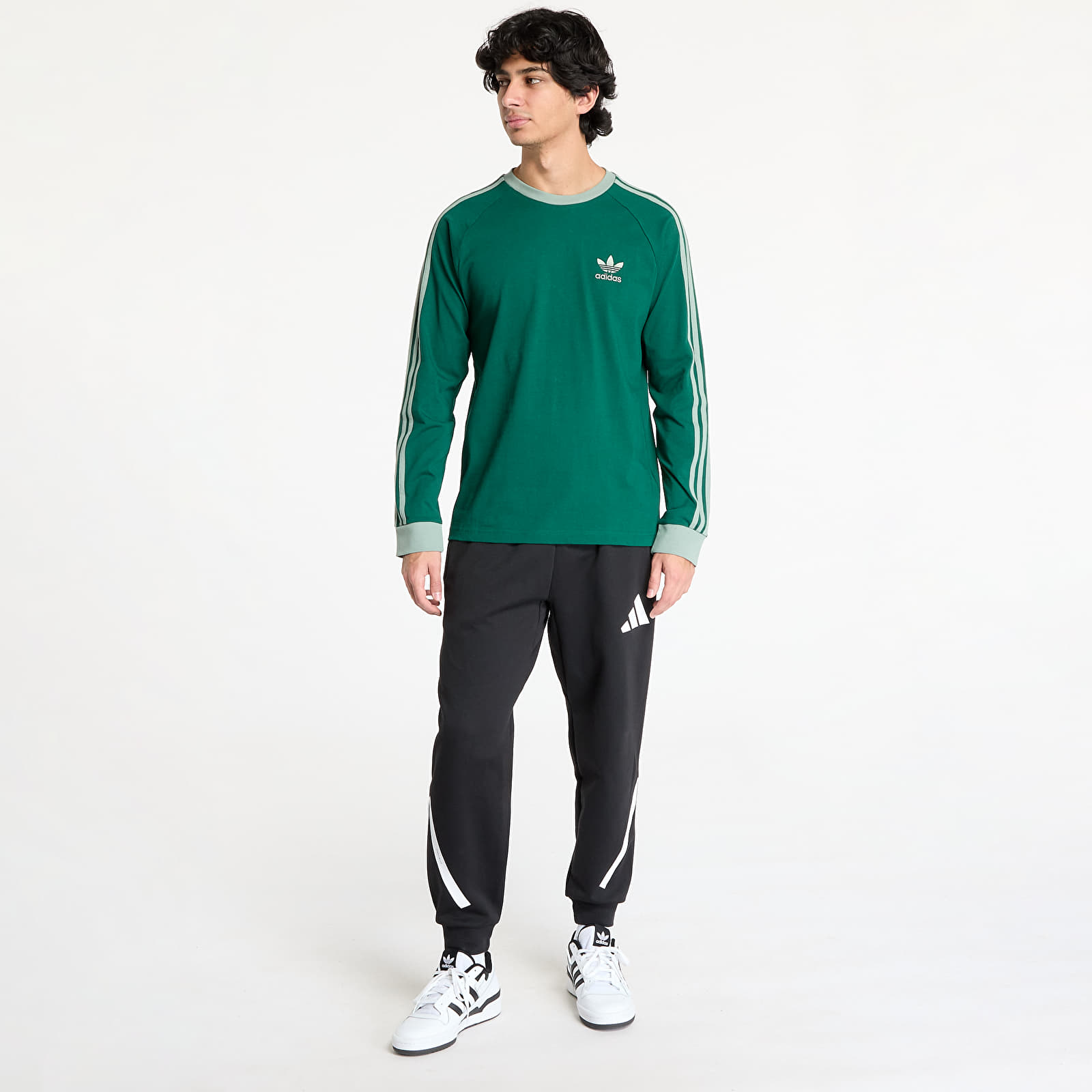 Men's T-shirts adidas Adicolor Classics 3-Stripes Longsleeve T-Shirt Collegiate Green