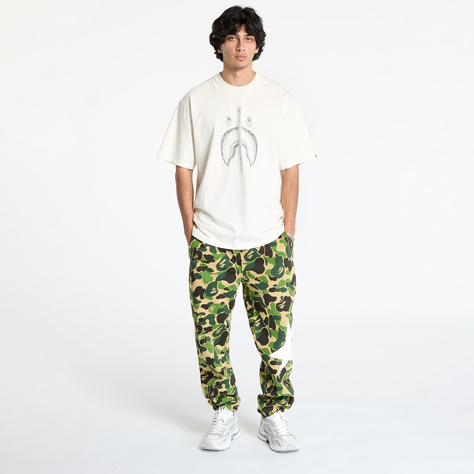 Koszulki A BATHING APE Garment Dye Shark Relaxed Fit Tee Ivory