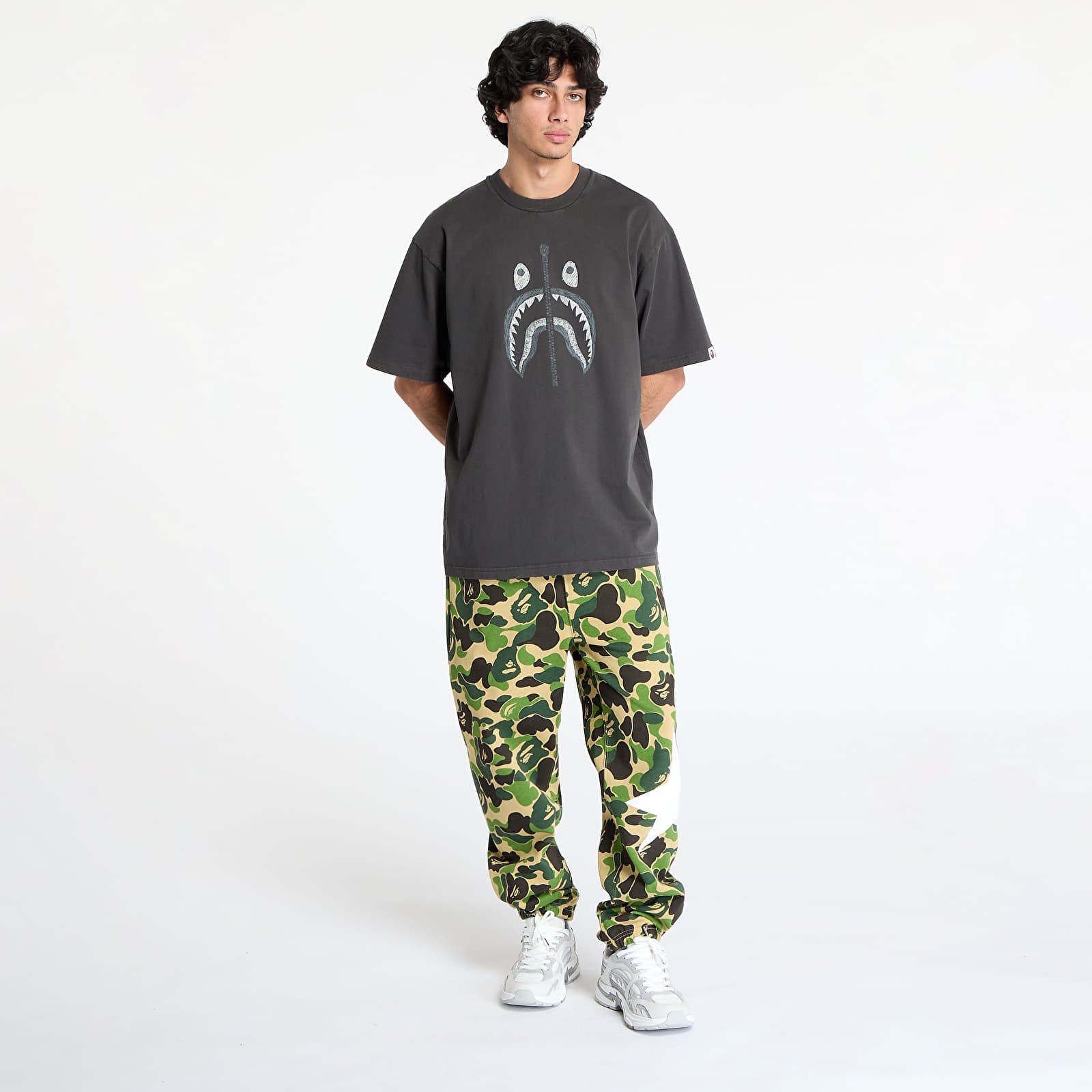 Pólók A BATHING APE Garment Dye Shark Relaxed Fit Tee Black