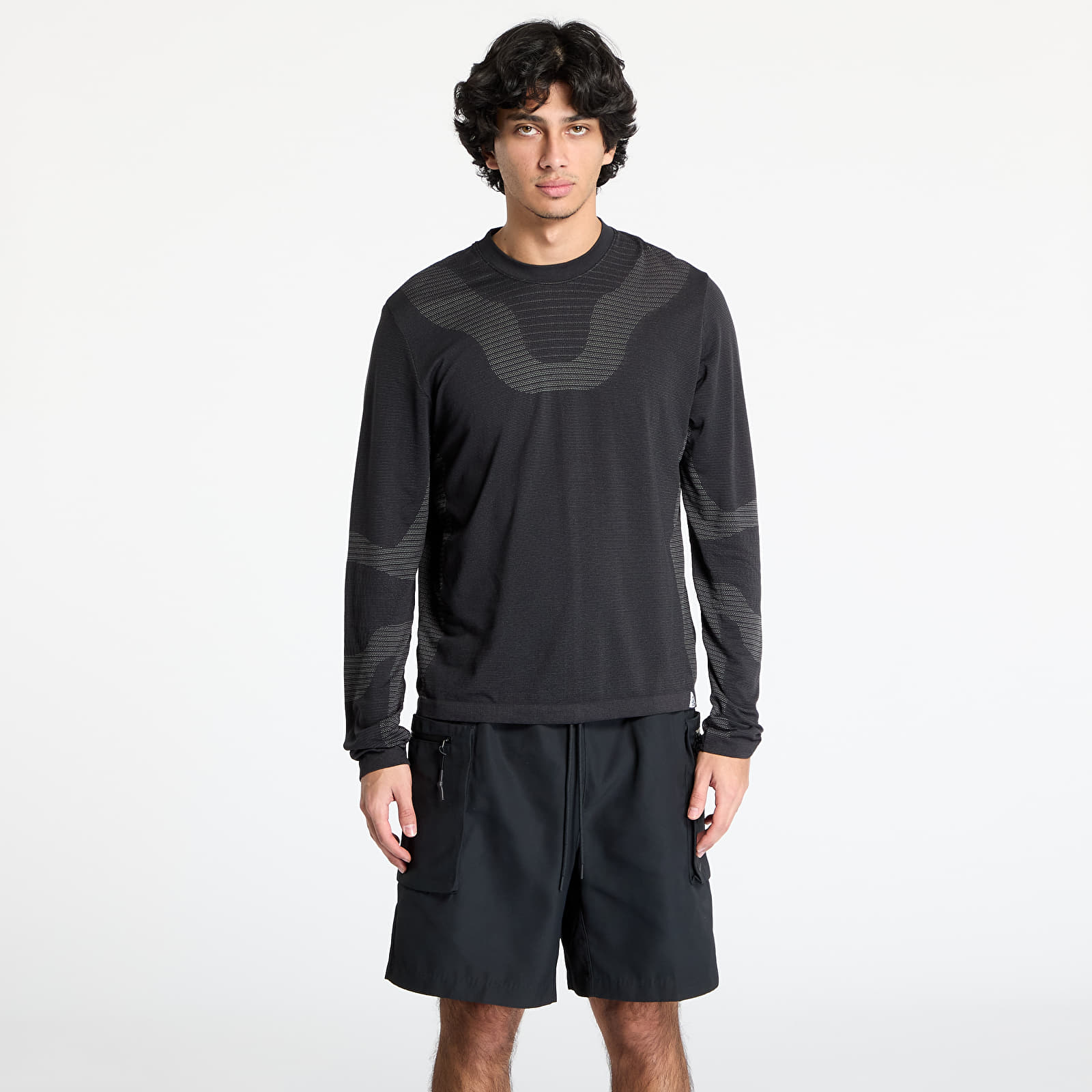 Männer T-Shirts Nike ACG "Delta River" Dri-FIT ADV long-sleeve Base Layer Black/ Cool Grey