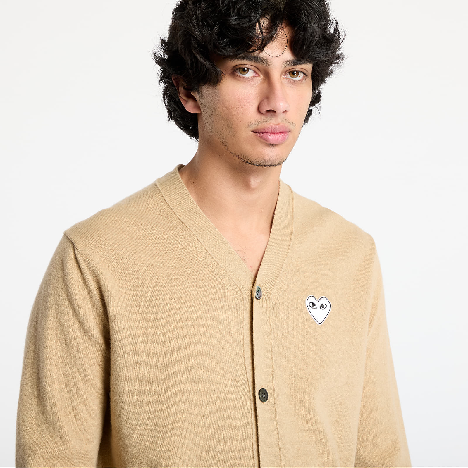 Swetry Comme des Garçons PLAY White Emblem V-Neck Cardigan Knit UNISEX Light Camel