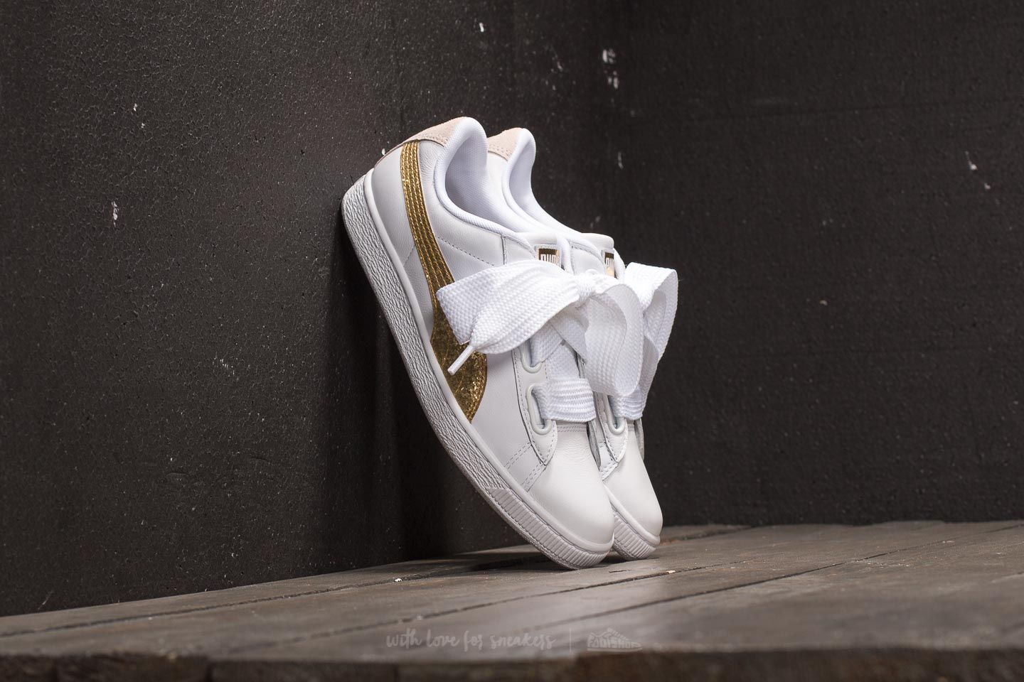 Дамски кецове и обувки Puma Basket Heart Glitter Wn's Puma White/ Gold