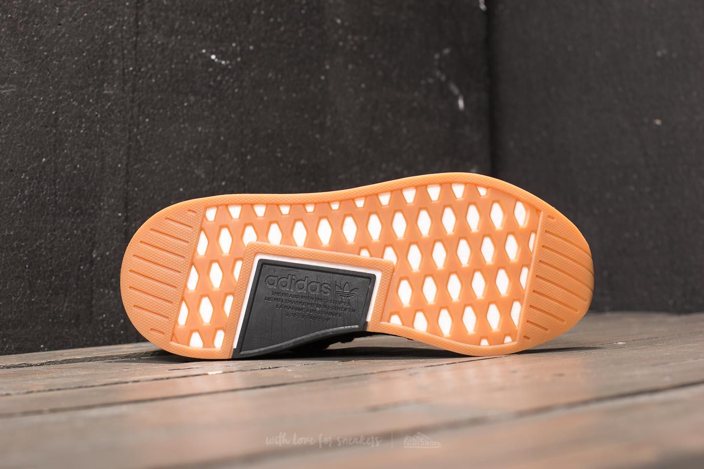 Pánské tenisky a boty adidas NMD_R2 Utility Black/ Utility Black/ Core Black