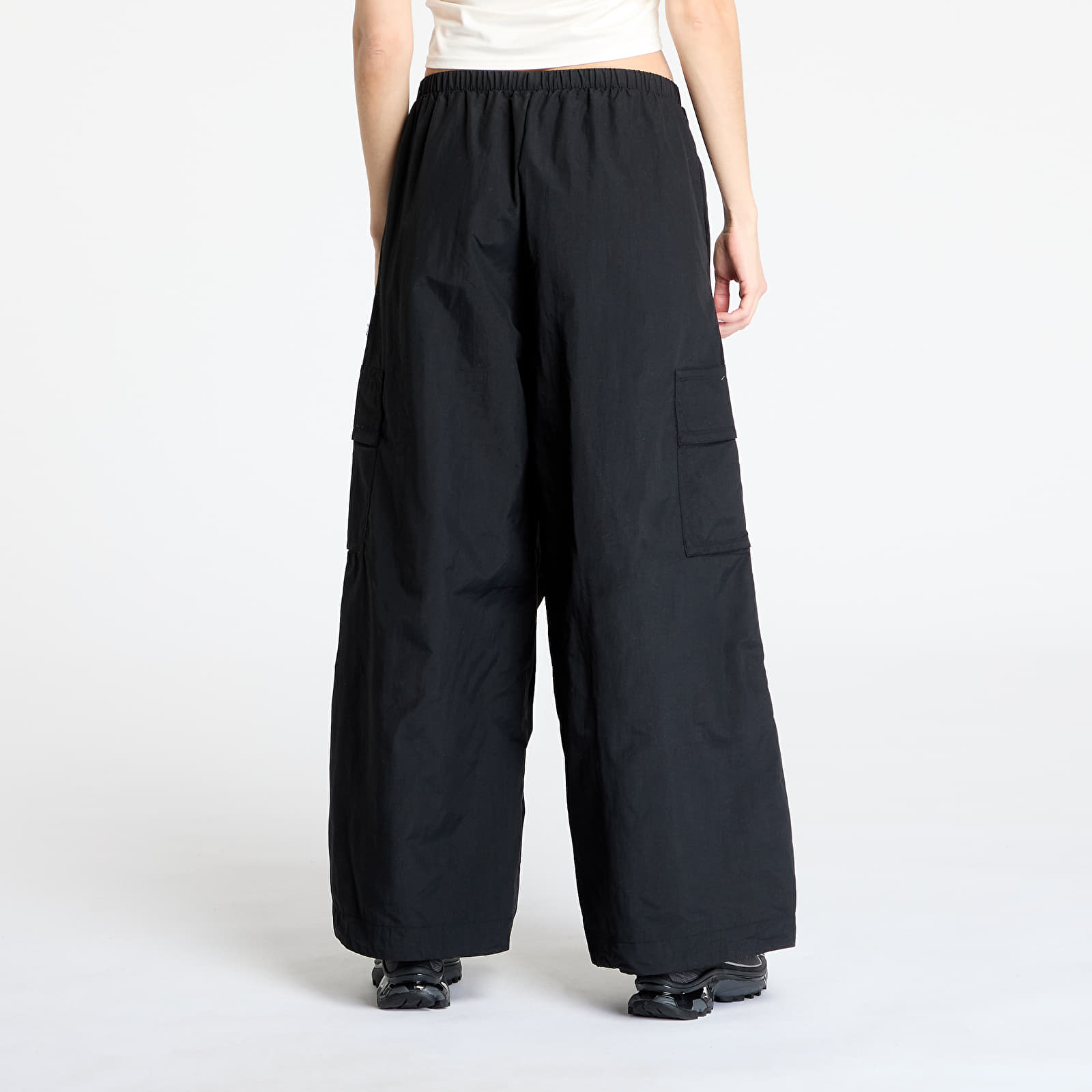 Naiste püksid adidas City Escape Parachute Cargo Pants Black