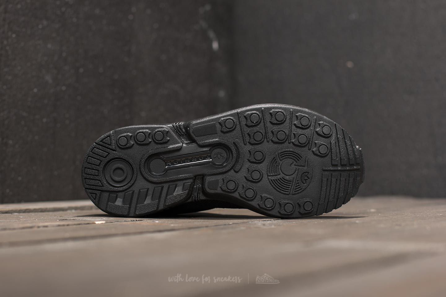 Black adidas zx flux kids deals