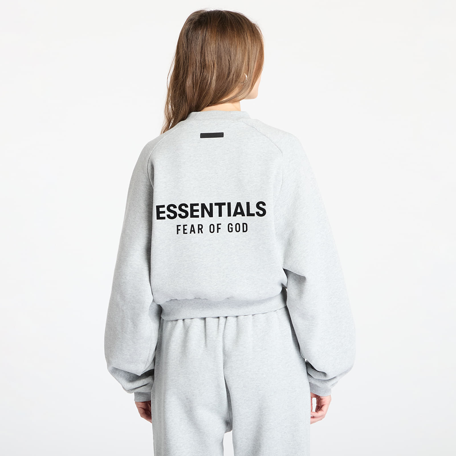 Hettegensere og sweatshirts Fear Of God ESSENTIALS Fleece Cropped Crewneck Light Heather Gray