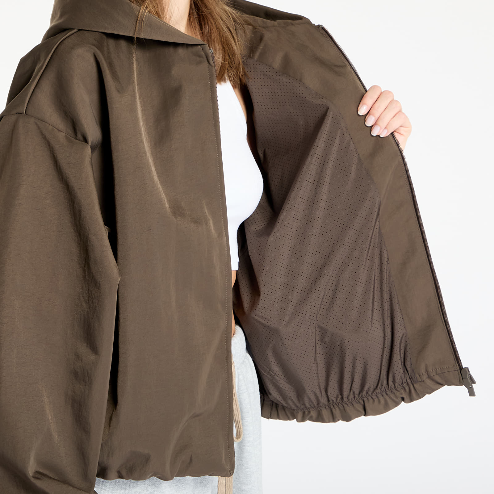 Kabátok Fear Of God ESSENTIALS Textured Nylon Hooded Bomber Brown