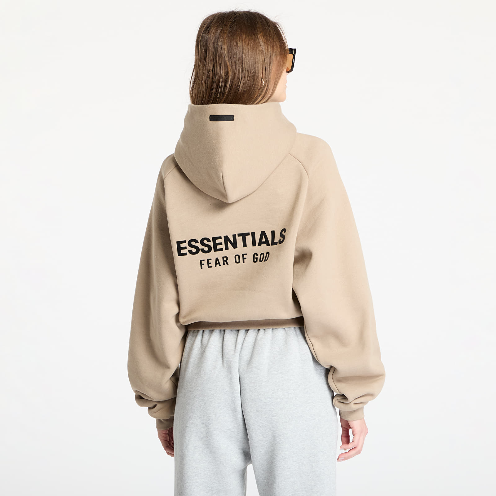 Sudaderas Fear Of God ESSENTIALS Fleece Cropped Hoodie Desert Sand