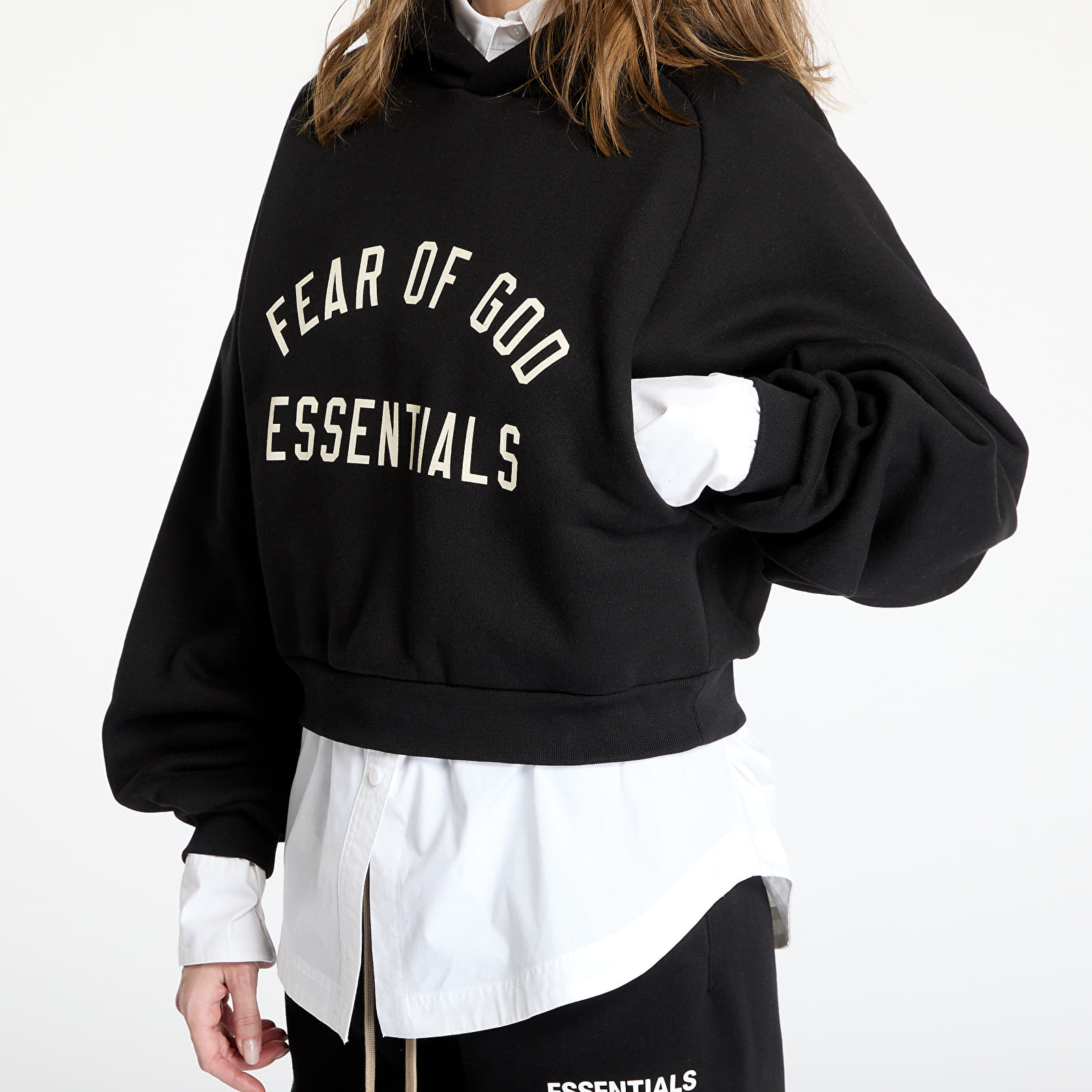 Mikiny Fear Of God ESSENTIALS Fleece Cropped Hoodie Black