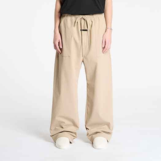 Pants Fear Of God ESSENTIALS Bonded Nylon Utility Pant Desert Sand